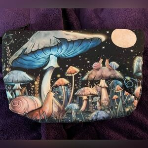 🆕Black makeup bag with mushrooms and snails. NIB.